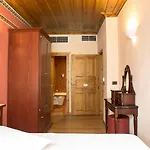 Kyveli 4*
